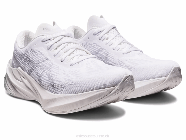 novablast 3 blanc/gris piémont Asics L6N0K2405