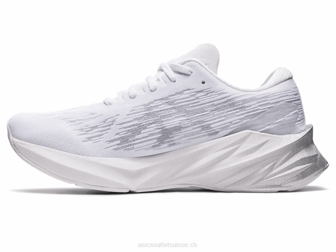 novablast 3 blanc/gris piémont Asics L6N0K2405