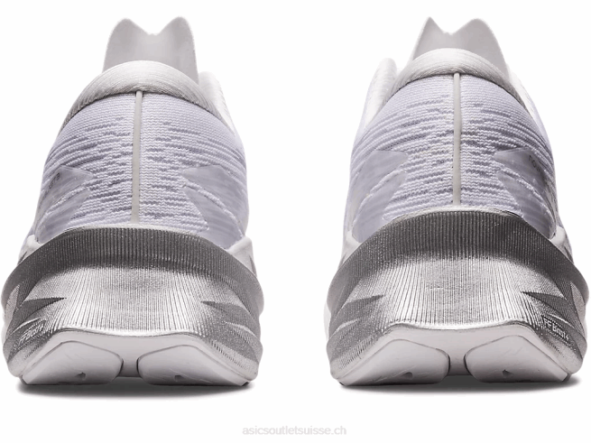novablast 3 blanc/gris piémont Asics L6N0K2405
