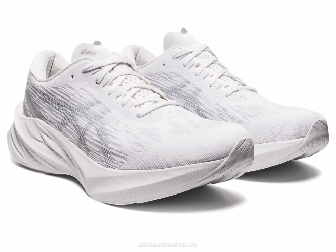 novablast 3 blanc/gris piémont Asics L6N0K402