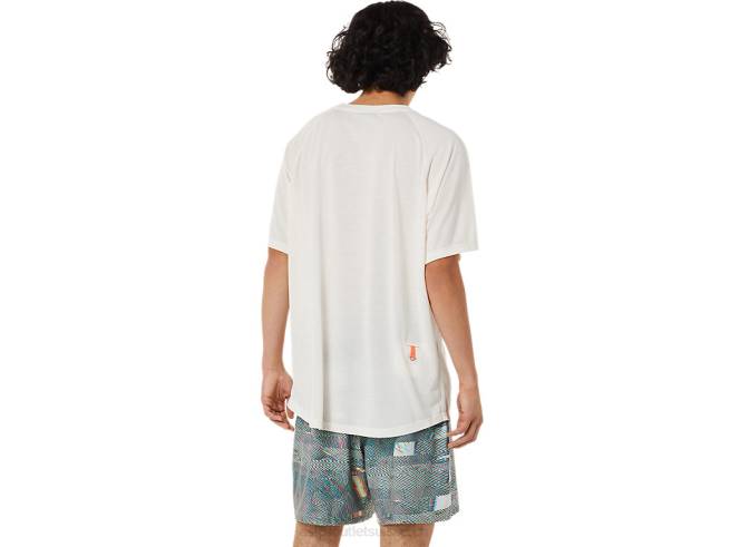 haut à manches courtes avec poche crème Asics L6N0K1405